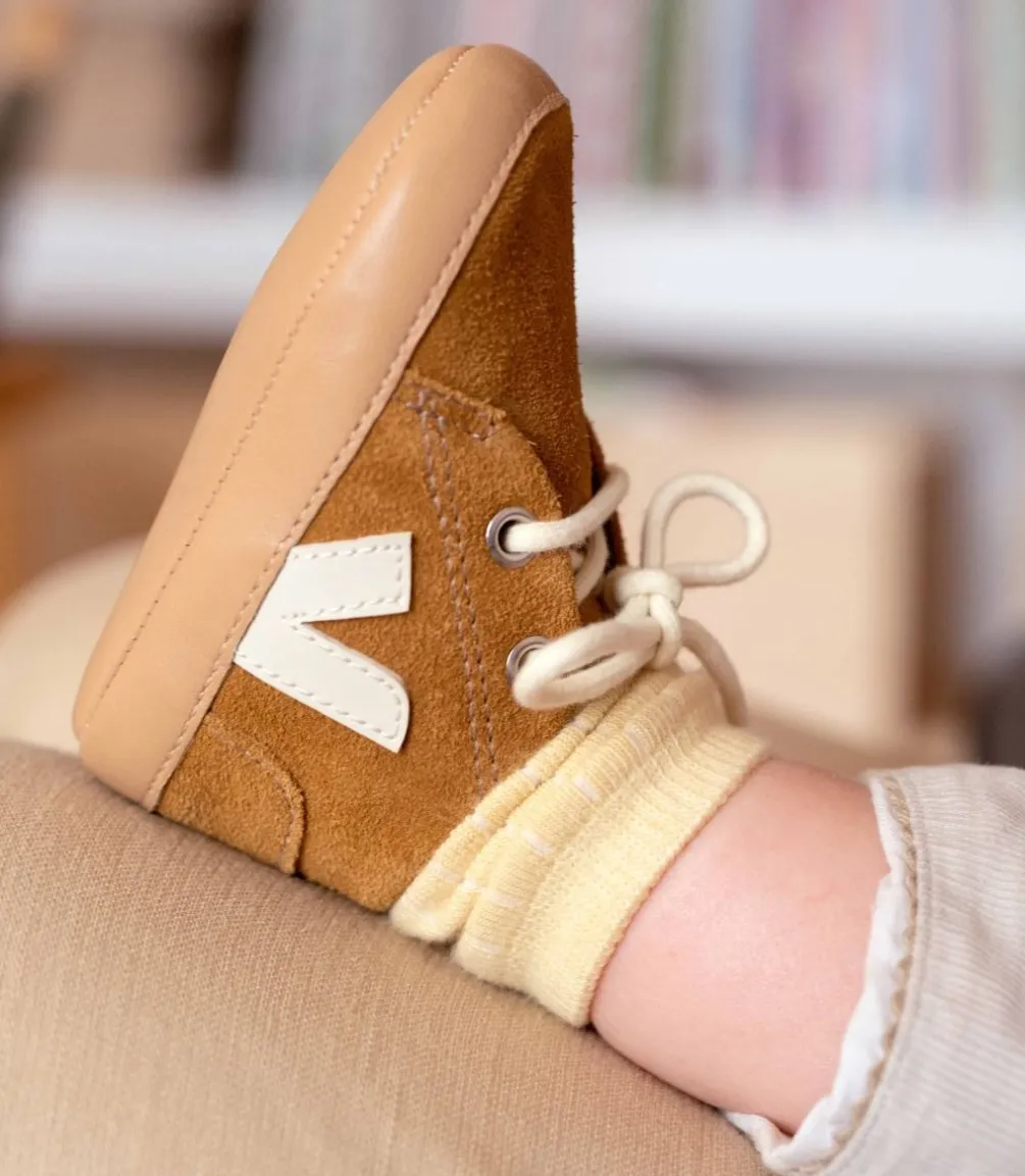 BABY SUEDE CAMEL PIERRE<VEJA Cheap