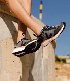 CONDOR 2 ALVEOMESH CONCRETE BLACK NEON ORANGE<VEJA Hot