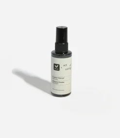 SNEAKER CLEANSER x ACT OF CARING<VEJA New