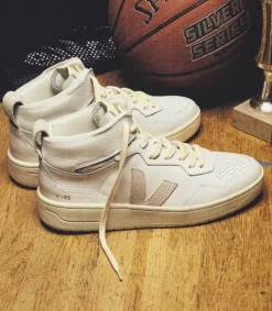 V-95 LEATHER WHITE NATURAL<VEJA Sale