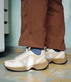 VENTURI SUEDE ALMOND SWAN<VEJA Fashion